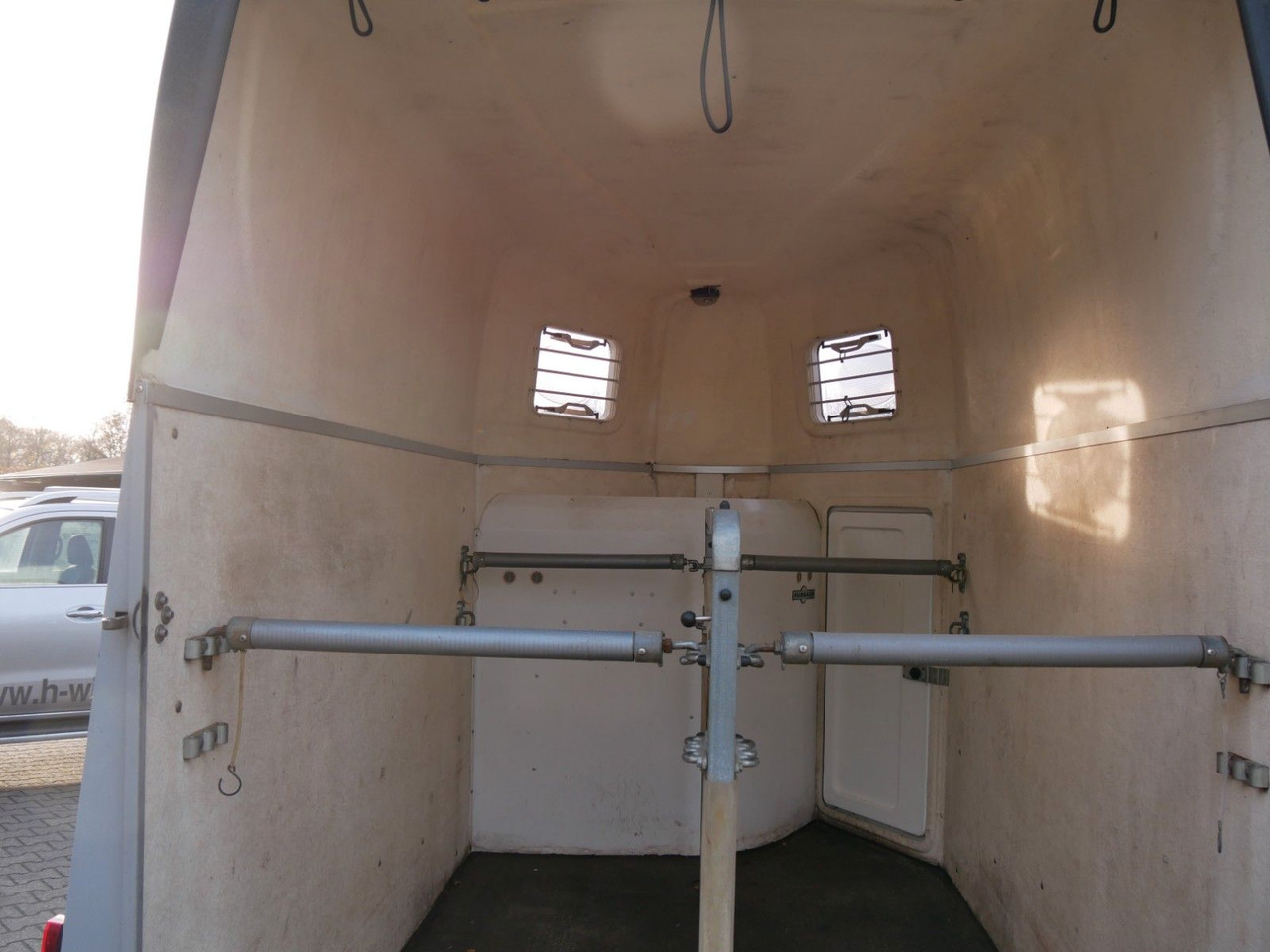 Humbaur Atis 2 Pferde Sattelkammer - Для перевезення худоби причіп: фото 4 Humbaur Atis 2 Pferde Sattelkammer - Для перевезення худоби причіп: фото 4