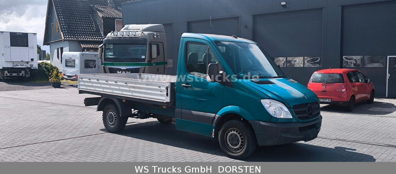 Mercedes-Benz Sprinter II Pritsche215 CDI - Легка бортова вантажівка: фото 2 Mercedes-Benz Sprinter II Pritsche215 CDI - Легка бортова вантажівка: фото 2