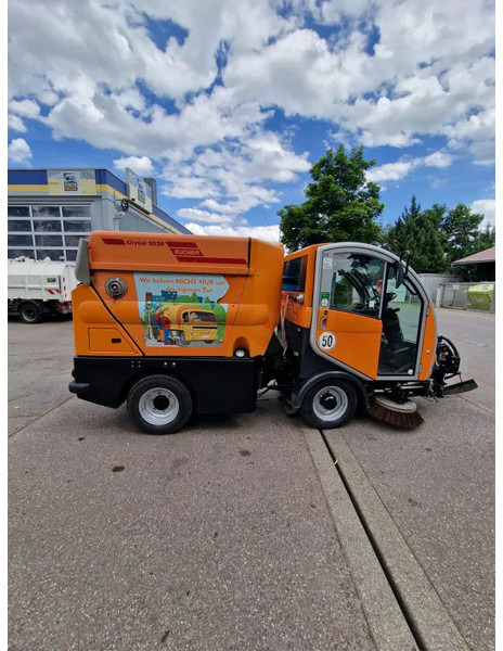 Bucher Kehrmaschine BUCHER-GUYER Kehrmaschine EG 4.500 kg Diesel Topzustand - Промислова підмітальна машина: фото 2 Bucher Kehrmaschine BUCHER-GUYER Kehrmaschine EG 4.500 kg Diesel Topzustand - Промислова підмітальна машина: фото 2
