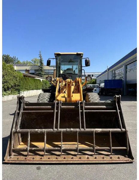 Hyundai HL730-9A 4X4 Radlader Mulch-/Klappschaufel KLIMA A HL730-9A 4X4 Radlader Mulch-/Klappschaufel KLIMA A/C - Колісний навантажувач: фото 3 Hyundai HL730-9A 4X4 Radlader Mulch-/Klappschaufel KLIMA A HL730-9A 4X4 Radlader Mulch-/Klappschaufel KLIMA A/C - Колісний навантажувач: фото 3