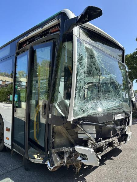 Mercedes MB O 530 Citaro Klima 299 PS Unfallfahrzeug! - Міський автобус: фото 2 Mercedes MB O 530 Citaro Klima 299 PS Unfallfahrzeug! - Міський автобус: фото 2