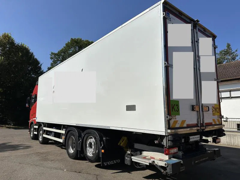 Volvo FH 16 550XL*8x2*Tief Kühlkoffer*ThermoKing*LBW - Рефрижератор вантажівка: фото 3 Volvo FH 16 550XL*8x2*Tief Kühlkoffer*ThermoKing*LBW - Рефрижератор вантажівка: фото 3