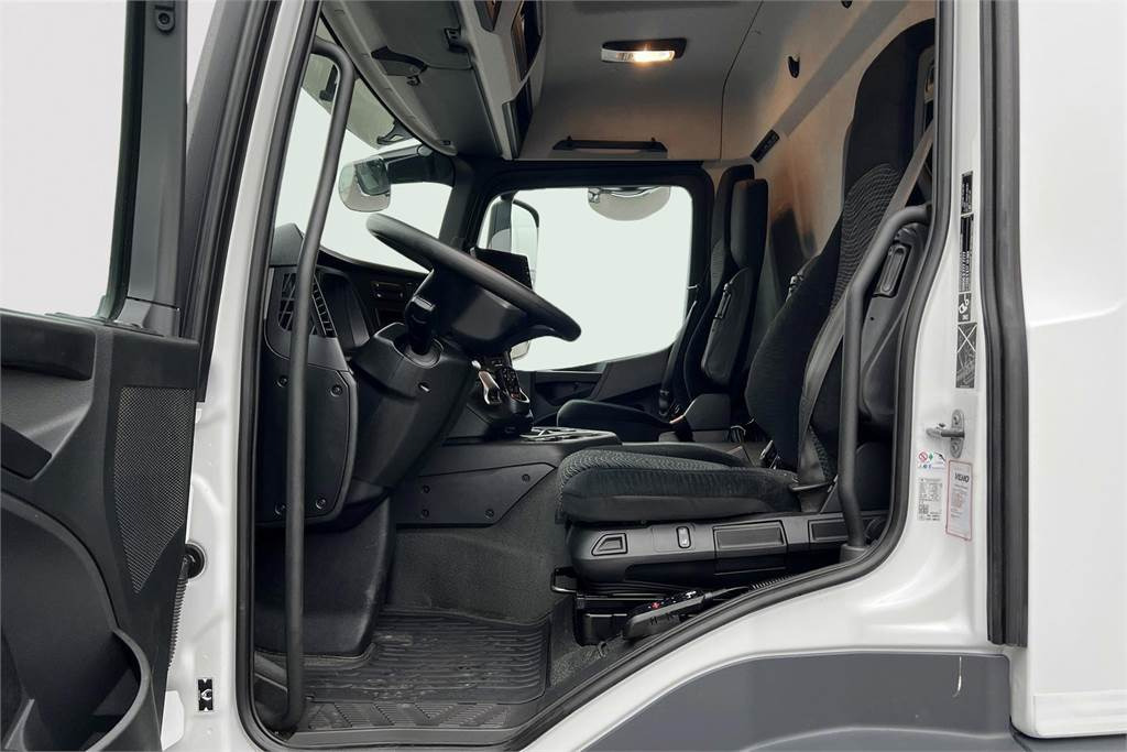 Interior photo 1: Вантажівка з закритим кузовом Mercedes-Benz ACTROS 1827L Ksa-kori + PL