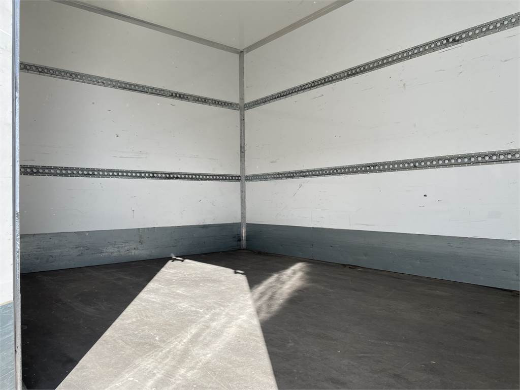 Mercedes-Benz ATEGO 1223L - Вантажівка з закритим кузовом: фото 4 Mercedes-Benz ATEGO 1223L - Вантажівка з закритим кузовом: фото 4
