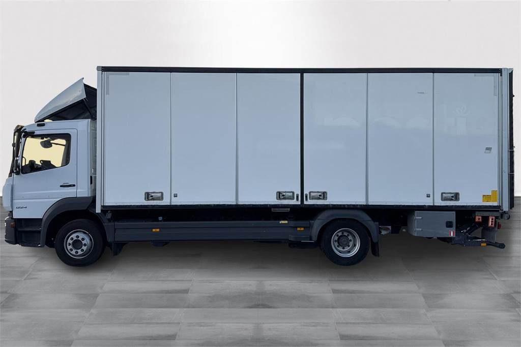 Mercedes-Benz ATEGO 1224L UMPIKORI + PL - Вантажівка з закритим кузовом: фото 2 Mercedes-Benz ATEGO 1224L UMPIKORI + PL - Вантажівка з закритим кузовом: фото 2