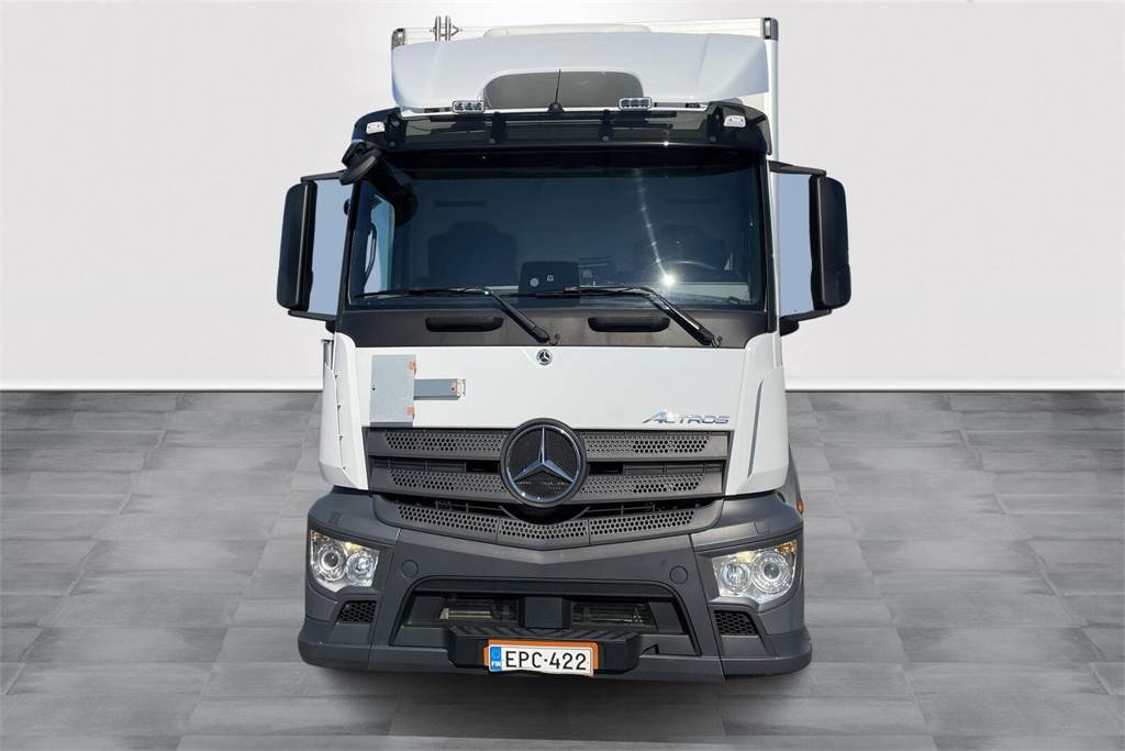 Mercedes-Benz Actros 1827 4x2 8,7m umpikori+PL nostin - Вантажівка з закритим кузовом: фото 3 Mercedes-Benz Actros 1827 4x2 8,7m umpikori+PL nostin - Вантажівка з закритим кузовом: фото 3