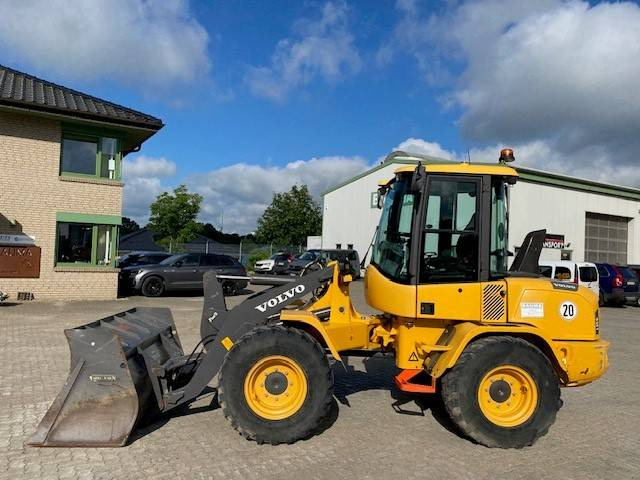 Volvo L 35 G MIETE / RENTAL Motor überholt (12001112) - Колісний навантажувач: фото 2 Volvo L 35 G MIETE / RENTAL Motor überholt (12001112) - Колісний навантажувач: фото 2