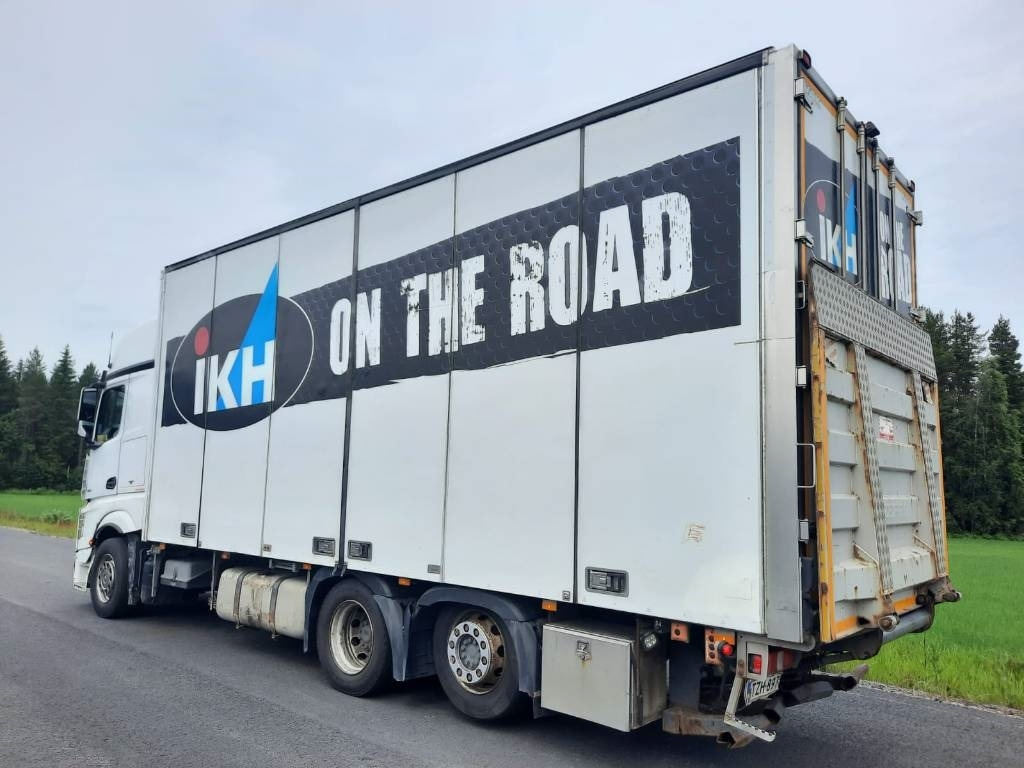 Mercedes-Benz Actros 2551 - Вантажівка з закритим кузовом: фото 3 Mercedes-Benz Actros 2551 - Вантажівка з закритим кузовом: фото 3