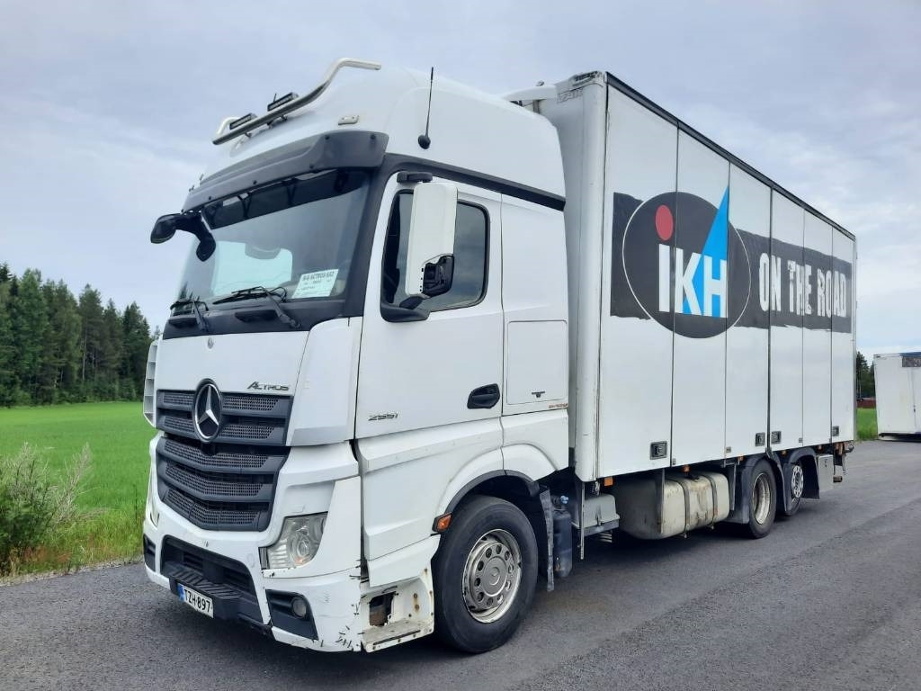 Mercedes-Benz Actros 2551 - Вантажівка з закритим кузовом: фото 1 Mercedes-Benz Actros 2551 - Вантажівка з закритим кузовом: фото 1