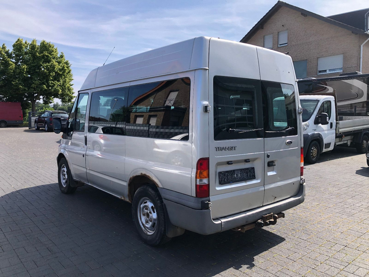 Ford Transit 2.4 TDi, Heckantrieb, 8-Sitzer, Klima - Пасажирський фургон: фото 4 Ford Transit 2.4 TDi, Heckantrieb, 8-Sitzer, Klima - Пасажирський фургон: фото 4