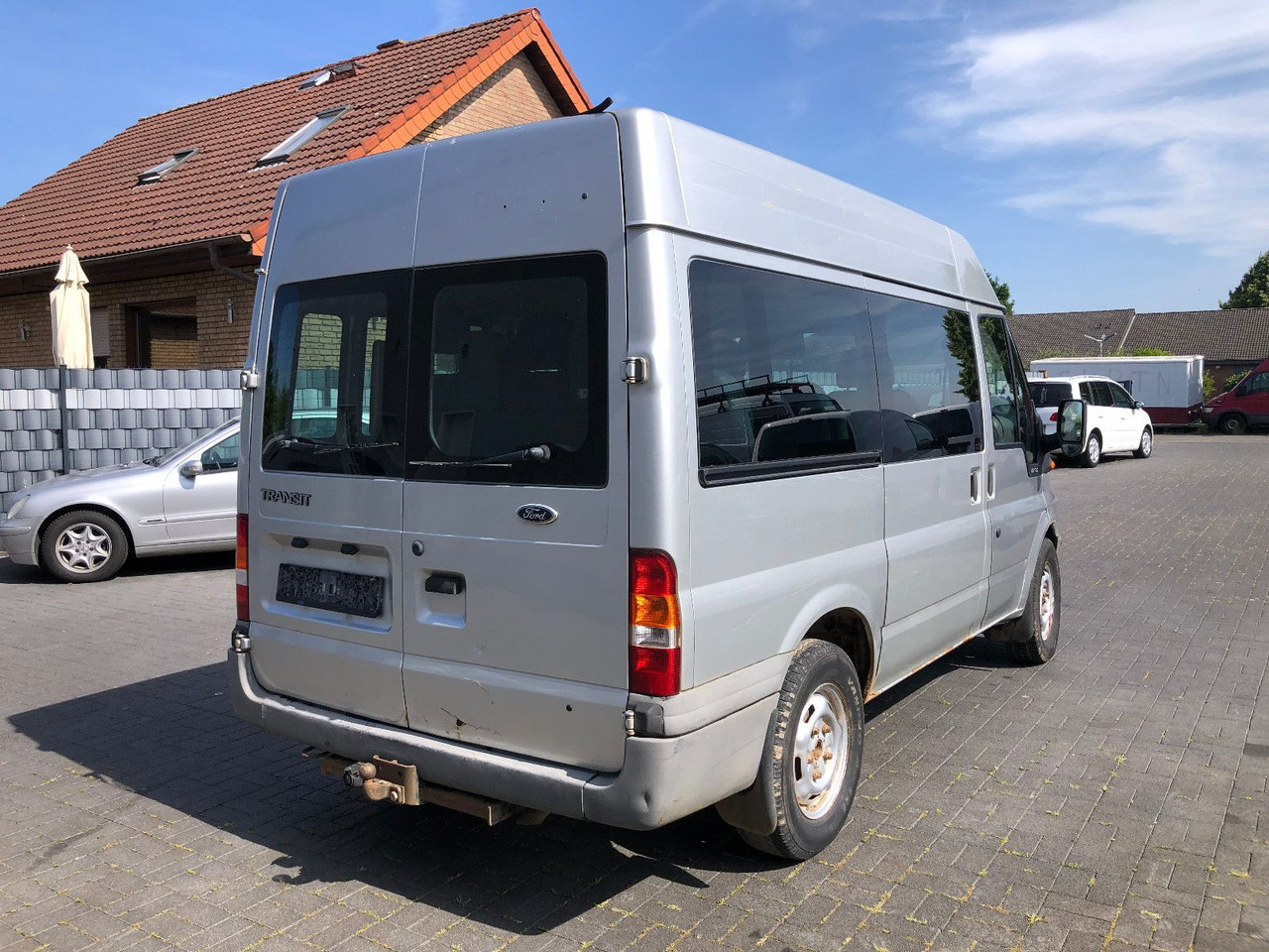 Ford Transit 2.4 TDi, Heckantrieb, 8-Sitzer, Klima - Пасажирський фургон: фото 2 Ford Transit 2.4 TDi, Heckantrieb, 8-Sitzer, Klima - Пасажирський фургон: фото 2