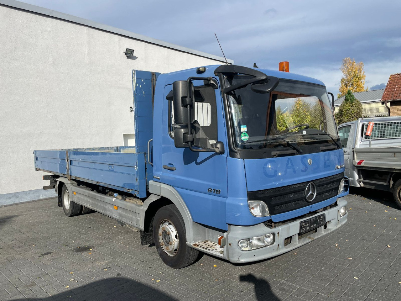 Mercedes-Benz Atego 818 Pritsche Euro 5 - Легка бортова вантажівка: фото 1 Mercedes-Benz Atego 818 Pritsche Euro 5 - Легка бортова вантажівка: фото 1