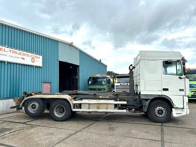DAF 95.480 XF SPACECAB 6x2 WITH HOOK-ARM SYSTEM (EURO 3 / ZF16 MANUAL GEARBOX / ZF-INTARDER / STEEL-/AIR SUSPENSION / AIRCONDITIONIN - Гаковий мультиліфт вантажівка: фото 4 DAF 95.480 XF SPACECAB 6x2 WITH HOOK-ARM SYSTEM (EURO 3 / ZF16 MANUAL GEARBOX / ZF-INTARDER / STEEL-/AIR SUSPENSION / AIRCONDITIONIN - Гаковий мультиліфт вантажівка: фото 4