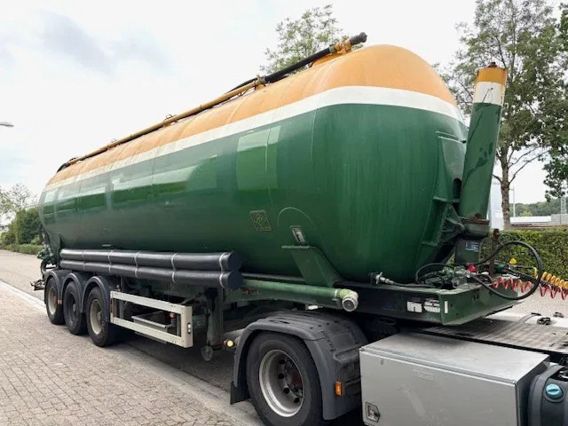 Feldbinder KIP48 3 3-AXLE 48M3 KIPPING SILO TRAILER (SAF AXLES / DRUM BRAKES / 4 COMPARTMENTS) - Напівпричіп цистерна: фото 2 Feldbinder KIP48 3 3-AXLE 48M3 KIPPING SILO TRAILER (SAF AXLES / DRUM BRAKES / 4 COMPARTMENTS) - Напівпричіп цистерна: фото 2