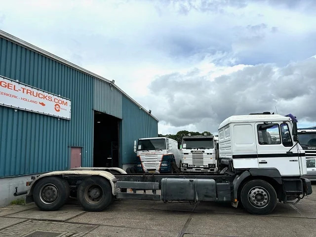 MAN 26.414 FNL-T (6-CILINDERHEADS) 6x4 CHASSIS (EURO 2 / ZF16 MANUAL GEARBOX / REDUCTION AXLES) - Вантажівка шасі: фото 4 MAN 26.414 FNL-T (6-CILINDERHEADS) 6x4 CHASSIS (EURO 2 / ZF16 MANUAL GEARBOX / REDUCTION AXLES) - Вантажівка шасі: фото 4