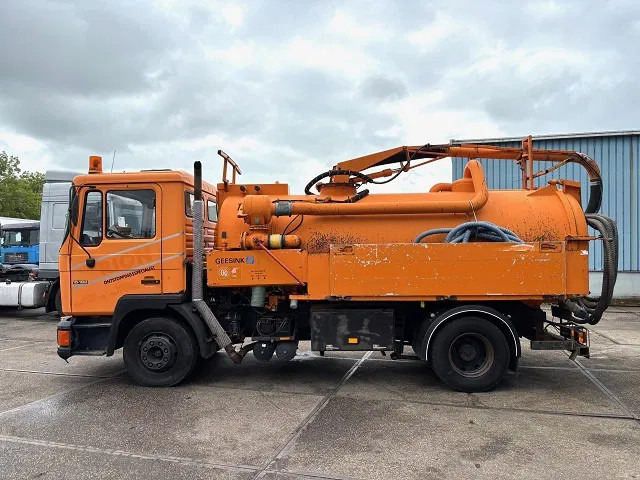 MAN F 15.192 (6-CILINDER) WITH GEESINK VACUUM TANK (MANUAL GEARBOX / P.T.O.) ORIGINAL DUTCH TRUCK - Асенізатори: фото 5 MAN F 15.192 (6-CILINDER) WITH GEESINK VACUUM TANK (MANUAL GEARBOX / P.T.O.) ORIGINAL DUTCH TRUCK - Асенізатори: фото 5