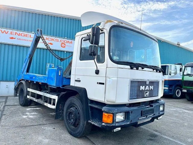 MAN F 18.232 (6 CILINDER) M90 WITH TELESCOPIC CONTAINER SYSTEM (8 GEARS MANUAL GEARBOX / EURO 1 (MECHANICAL PUMP AND INJECTORS)) - Скіповий навантажувач вантажівка: фото 2 MAN F 18.232 (6 CILINDER) M90 WITH TELESCOPIC CONTAINER SYSTEM (8 GEARS MANUAL GEARBOX / EURO 1 (MECHANICAL PUMP AND INJECTORS)) - Скіповий навантажувач вантажівка: фото 2