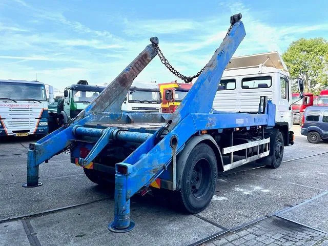 MAN F 18.232 (6 CILINDER) M90 WITH TELESCOPIC CONTAINER SYSTEM (8 GEARS MANUAL GEARBOX / EURO 1 (MECHANICAL PUMP AND INJECTORS)) - Скіповий навантажувач вантажівка: фото 3 MAN F 18.232 (6 CILINDER) M90 WITH TELESCOPIC CONTAINER SYSTEM (8 GEARS MANUAL GEARBOX / EURO 1 (MECHANICAL PUMP AND INJECTORS)) - Скіповий навантажувач вантажівка: фото 3