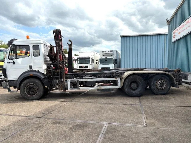 Mercedes-Benz SK 2527 6x2 HOOK-ARM SYSTEM WITH HMF CRANE (V6 ENGINE / ZF MANUAL GEARBOX / REDUCTION AXLE / STEEL SUSPENSION / P.T.O.) - Гаковий мультиліфт вантажівка, Вантажівка з маніпулятором: фото 5 Mercedes-Benz SK 2527 6x2 HOOK-ARM SYSTEM WITH HMF CRANE (V6 ENGINE / ZF MANUAL GEARBOX / REDUCTION AXLE / STEEL SUSPENSION / P.T.O.) - Гаковий мультиліфт вантажівка, Вантажівка з маніпулятором: фото 5