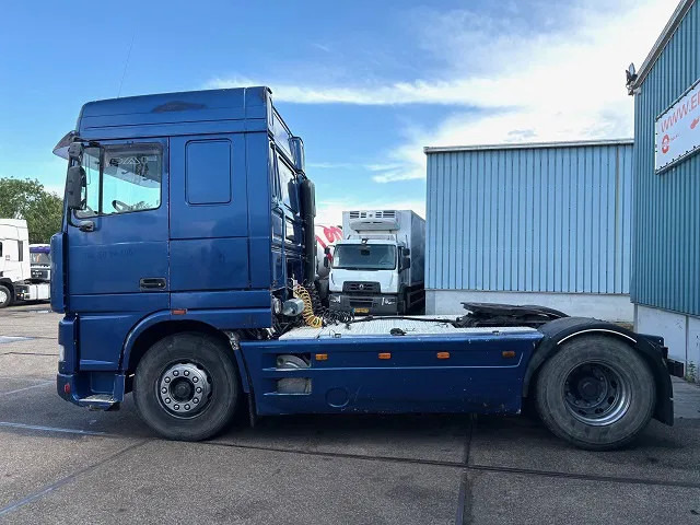 DAF 95.380 XF SPACECAB (EURO 2 / ZF16 MANUAL GEARBOX / HYDRAULIC KIT / P.T.O. / SIDE SKIRTS / AIRCONDITIONING) - Тягач: фото 5 DAF 95.380 XF SPACECAB (EURO 2 / ZF16 MANUAL GEARBOX / HYDRAULIC KIT / P.T.O. / SIDE SKIRTS / AIRCONDITIONING) - Тягач: фото 5