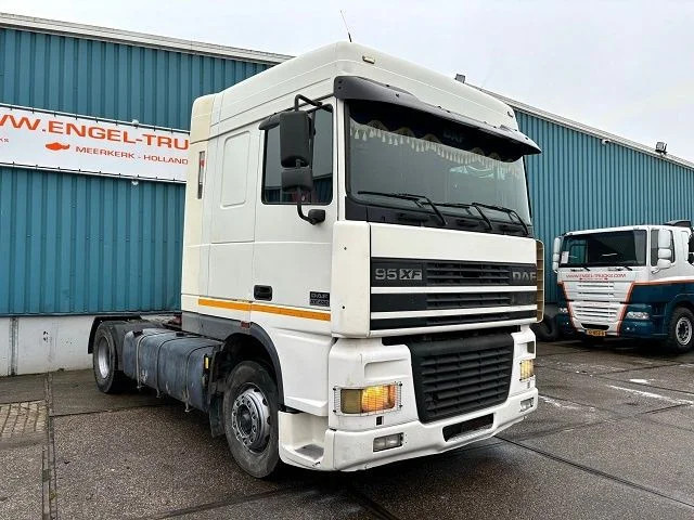 DAF 95.430 XF SPACECAB (EURO 3 / ZF16 MANUAL GEARBOX / ZF-INTARDER / AIRCONDITIONING / 870 LITER DIESELTANK) - Тягач: фото 2 DAF 95.430 XF SPACECAB (EURO 3 / ZF16 MANUAL GEARBOX / ZF-INTARDER / AIRCONDITIONING / 870 LITER DIESELTANK) - Тягач: фото 2