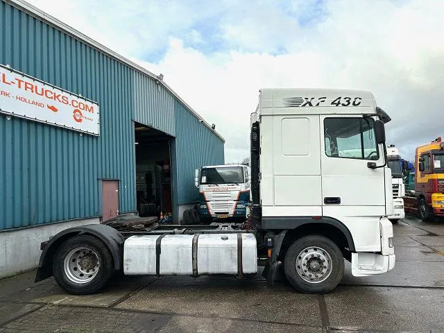 DAF 95.430 XF SPACECAB (EURO 3 / ZF16 MANUAL GEARBOX / ZF-INTARDER / AIRCONDITIONING) - Тягач: фото 4 DAF 95.430 XF SPACECAB (EURO 3 / ZF16 MANUAL GEARBOX / ZF-INTARDER / AIRCONDITIONING) - Тягач: фото 4