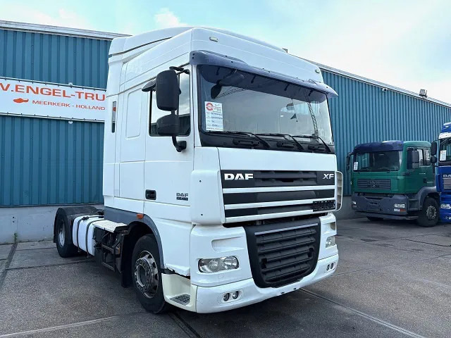 DAF XF 105.460 SPACECAB (ZF-MANUAL GEARBOX / 2x DIESELTANK / MX-ENGINE BRAKE / AIRCONDITIONING / FRIDGE / ETC. - Тягач: фото 2 DAF XF 105.460 SPACECAB (ZF-MANUAL GEARBOX / 2x DIESELTANK / MX-ENGINE BRAKE / AIRCONDITIONING / FRIDGE / ETC. - Тягач: фото 2