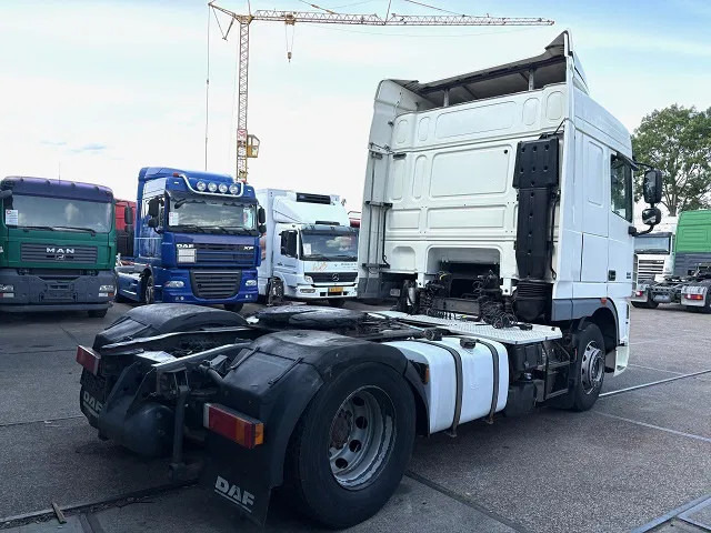 DAF XF 105.460 SPACECAB (ZF-MANUAL GEARBOX / 2x DIESELTANK / MX-ENGINE BRAKE / AIRCONDITIONING / FRIDGE / ETC. - Тягач: фото 3 DAF XF 105.460 SPACECAB (ZF-MANUAL GEARBOX / 2x DIESELTANK / MX-ENGINE BRAKE / AIRCONDITIONING / FRIDGE / ETC. - Тягач: фото 3