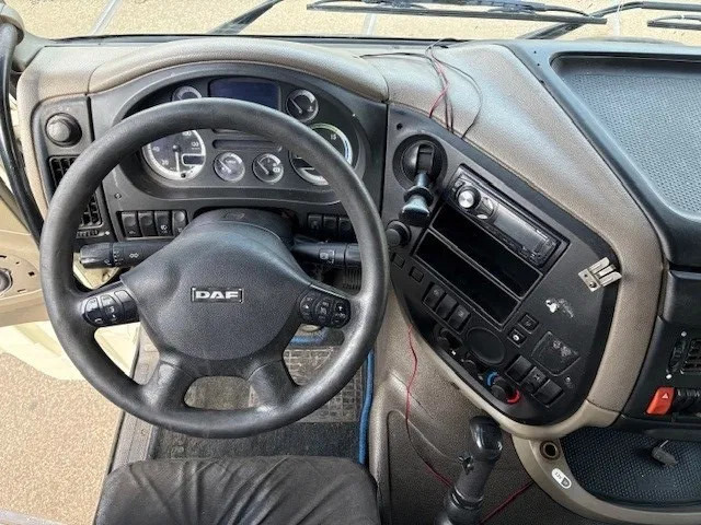 DAF XF 105.460 SPACECAB (ZF-MANUAL GEARBOX / 2x DIESELTANK / MX-ENGINE BRAKE / AIRCONDITIONING / FRIDGE / ETC.) - Тягач: фото 5 DAF XF 105.460 SPACECAB (ZF-MANUAL GEARBOX / 2x DIESELTANK / MX-ENGINE BRAKE / AIRCONDITIONING / FRIDGE / ETC.) - Тягач: фото 5