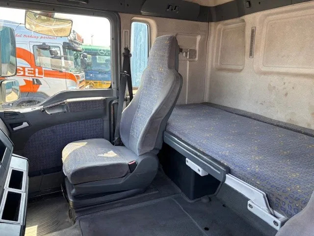 Тягач MAN TGA 18.410 BLS XL (6-CILINDERHEADS) (ZF16 MANUAL GEARBOX / ZF-INTARDER / P.T.O.): фото 9 Тягач MAN TGA 18.410 BLS XL (6-CILINDERHEADS) (ZF16 MANUAL GEARBOX / ZF-INTARDER / P.T.O.): фото 9