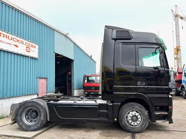 Mercedes-Benz Actros 1840 LS (MP1) 4x2 MEGASPACE (EPS WITH CLUTCH (3 PEDALS) / RETARDER / AIRCONDITIONING) - Тягач: фото 4 Mercedes-Benz Actros 1840 LS (MP1) 4x2 MEGASPACE (EPS WITH CLUTCH (3 PEDALS) / RETARDER / AIRCONDITIONING) - Тягач: фото 4