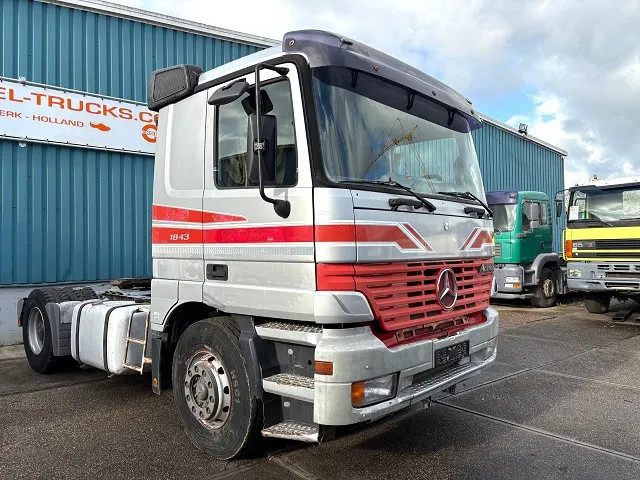 Mercedes-Benz Actros 1843 LS SLEEPERCAB (MP1) (ZF16 MANUAL GEARBOX / REDUCTION AXLES / AIRCONDITIONING / ETC.) - Тягач: фото 2 Mercedes-Benz Actros 1843 LS SLEEPERCAB (MP1) (ZF16 MANUAL GEARBOX / REDUCTION AXLES / AIRCONDITIONING / ETC.) - Тягач: фото 2