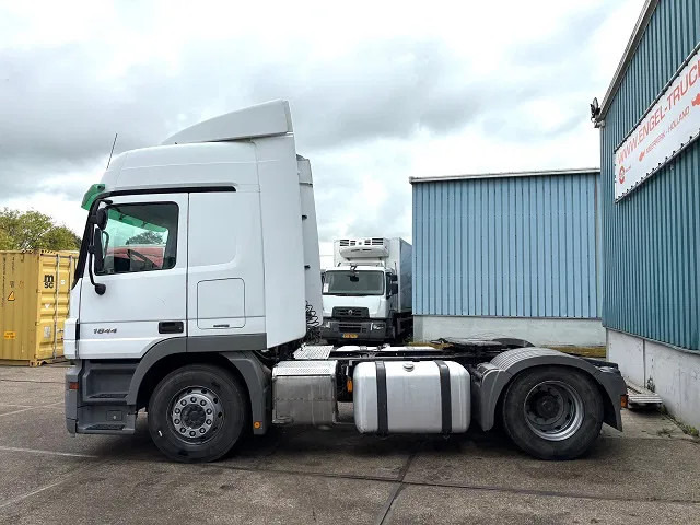 Тягач Mercedes-Benz Actros 1844 LS (MP2) (TELLIGENT AUTOMATIC / AIRCONDITIONING / 2x DIESELTANK / EURO 5): фото 5 Тягач Mercedes-Benz Actros 1844 LS (MP2) (TELLIGENT AUTOMATIC / AIRCONDITIONING / 2x DIESELTANK / EURO 5): фото 5