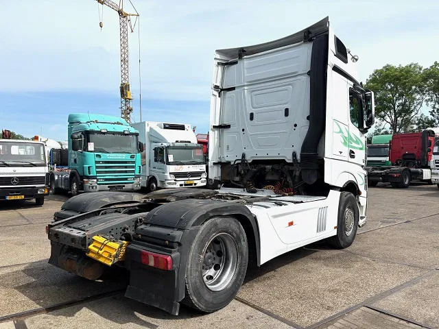 Mercedes-Benz Actros 1845 LS BIGSPACE (RETARDER / EURO 5 / TELLIGENT GEARBOX / FULL SPOILERSET / 2x DIESELTANK / AIRCONDITIONING) - Тягач: фото 3 Mercedes-Benz Actros 1845 LS BIGSPACE (RETARDER / EURO 5 / TELLIGENT GEARBOX / FULL SPOILERSET / 2x DIESELTANK / AIRCONDITIONING) - Тягач: фото 3