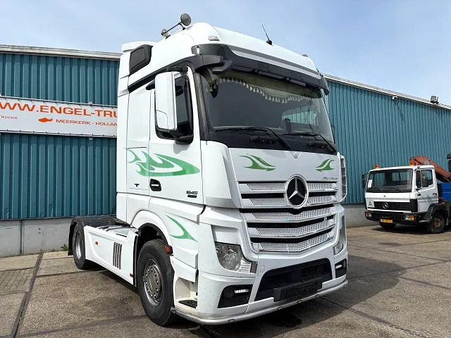 Mercedes-Benz Actros 1845 LS BIGSPACE (RETARDER / EURO 5 / TELLIGENT GEARBOX / FULL SPOILERSET / 2x DIESELTANK / AIRCONDITIONING) - Тягач: фото 2 Mercedes-Benz Actros 1845 LS BIGSPACE (RETARDER / EURO 5 / TELLIGENT GEARBOX / FULL SPOILERSET / 2x DIESELTANK / AIRCONDITIONING) - Тягач: фото 2