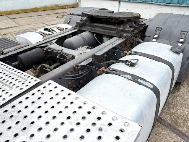 Тягач Renault Magnum AE 480 DXI (MANUAL GEARBOX / ZF-INTARDER / AIRCONDITIONING / 2x DIESELTANK / COMPLETE SPOILERSET / ETC.): фото 11