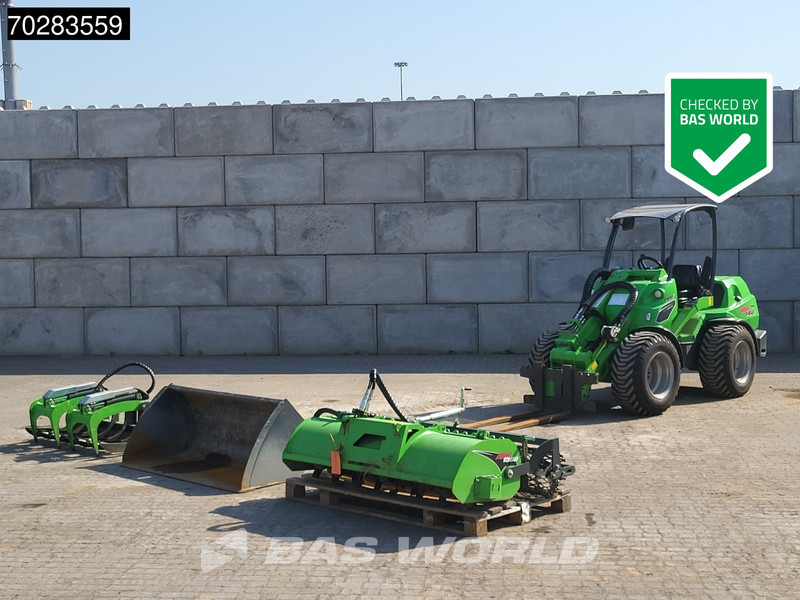 Avant M860i ATTACHMENTS INCLUDED - Колісний навантажувач: фото 1 Avant M860i ATTACHMENTS INCLUDED - Колісний навантажувач: фото 1
