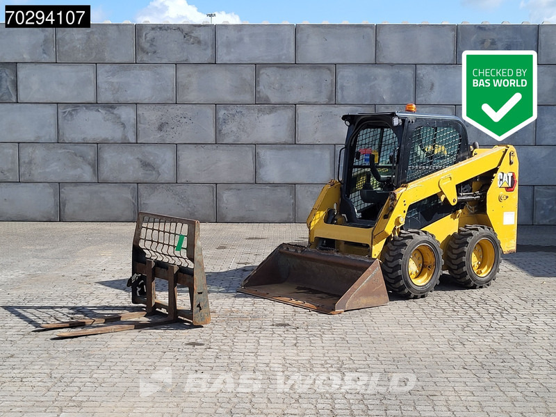 Caterpillar 226 D3 BUCKET + FORKS - Міні-навантажувач: фото 1 Caterpillar 226 D3 BUCKET + FORKS - Міні-навантажувач: фото 1