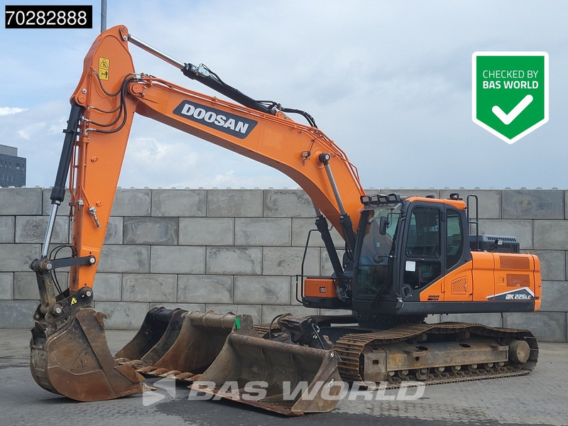 Doosan DX225 LC-7 4 BUCKETS - Гусеничний екскаватор: фото 1 Doosan DX225 LC-7 4 BUCKETS - Гусеничний екскаватор: фото 1