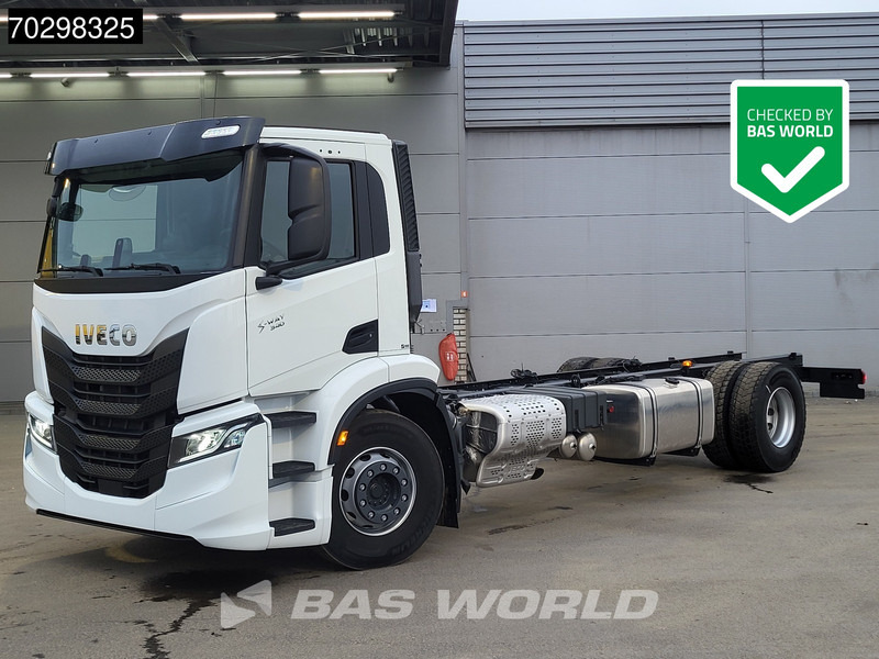 Iveco S-Way 340 4X2 NEW! Chassis Automatic LED Navi ACC Euro 6 - Вантажівка шасі: фото 1 Iveco S-Way 340 4X2 NEW! Chassis Automatic LED Navi ACC Euro 6 - Вантажівка шасі: фото 1