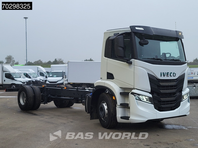 Iveco S-Way 340 4X2 NEW! Chassis Automatic LED Navi ACC Euro 6 - Вантажівка шасі: фото 3 Iveco S-Way 340 4X2 NEW! Chassis Automatic LED Navi ACC Euro 6 - Вантажівка шасі: фото 3