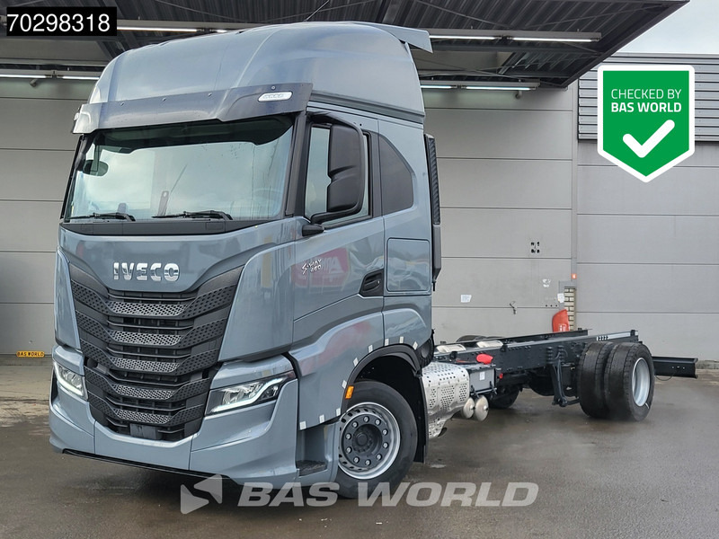 Iveco S-Way 460 4X2 NEW! Chassis FULL AIR ACC LED Euro 6 - Вантажівка шасі: фото 1 Iveco S-Way 460 4X2 NEW! Chassis FULL AIR ACC LED Euro 6 - Вантажівка шасі: фото 1
