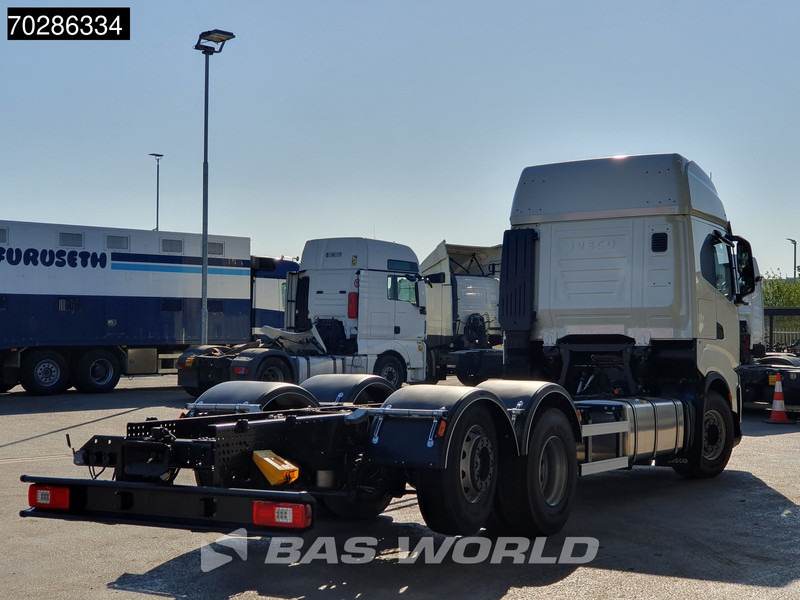 Iveco S-Way 490 6X2 NEW chassis! Retarder Lift+lenkasche PTO preparation LED Navi ACC Euro 6 - Вантажівка шасі: фото 5 Iveco S-Way 490 6X2 NEW chassis! Retarder Lift+lenkasche PTO preparation LED Navi ACC Euro 6 - Вантажівка шасі: фото 5