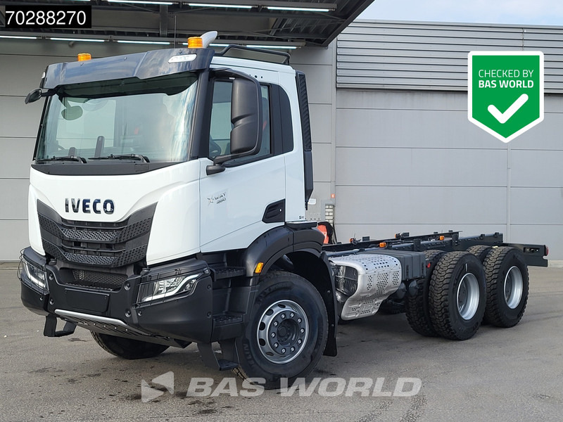 Iveco X-Way 460 6X4 NEW chassis Retarder Big-Axle Full Steel Navi Euro 6 - Вантажівка шасі: фото 1 Iveco X-Way 460 6X4 NEW chassis Retarder Big-Axle Full Steel Navi Euro 6 - Вантажівка шасі: фото 1