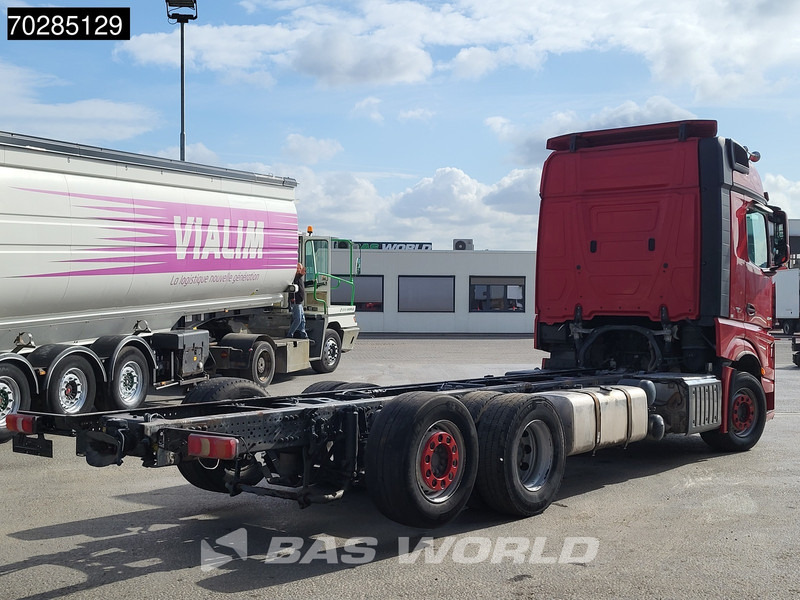 Mercedes-Benz Actros 2548 Actros 6X2 BigSpace Retarder PTO Liftachse Xenon ACC Navi Euro 6 - Вантажівка шасі: фото 5 Mercedes-Benz Actros 2548 Actros 6X2 BigSpace Retarder PTO Liftachse Xenon ACC Navi Euro 6 - Вантажівка шасі: фото 5