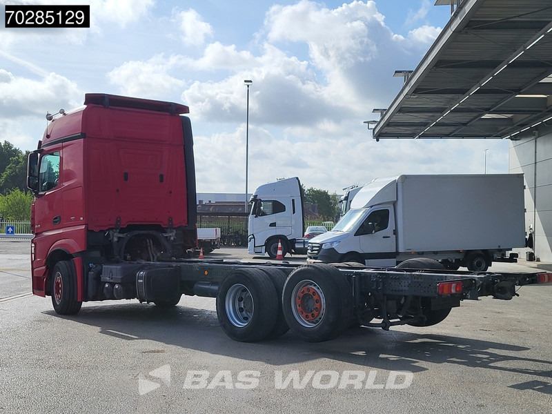 Mercedes-Benz Actros 2548 Actros 6X2 BigSpace Retarder PTO Liftachse Xenon ACC Navi Euro 6 - Вантажівка шасі: фото 2 Mercedes-Benz Actros 2548 Actros 6X2 BigSpace Retarder PTO Liftachse Xenon ACC Navi Euro 6 - Вантажівка шасі: фото 2