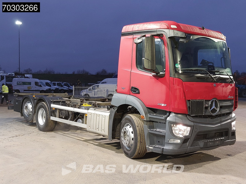 Mercedes-Benz Antos 2533 Antos 6X2 BDF ADR Full Air Suspension Lift+Steering Axle Automatic Euro 6 - Контейнеровоз/ Змінний кузов вантажівка: фото 3 Mercedes-Benz Antos 2533 Antos 6X2 BDF ADR Full Air Suspension Lift+Steering Axle Automatic Euro 6 - Контейнеровоз/ Змінний кузов вантажівка: фото 3