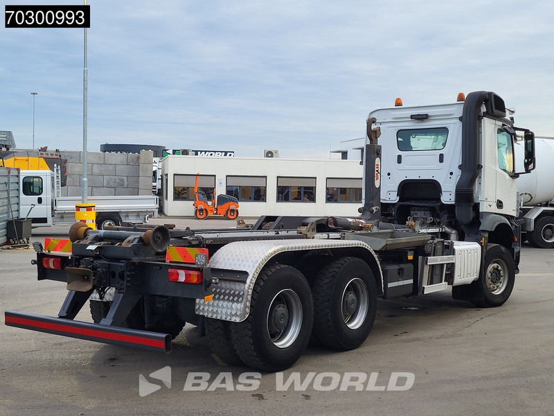 Mercedes-Benz Arocs 3342 6X4 HYVA 26-62-S Hooklift Big-Axle Automatic Euro 6 - Гаковий мультиліфт вантажівка: фото 3 Mercedes-Benz Arocs 3342 6X4 HYVA 26-62-S Hooklift Big-Axle Automatic Euro 6 - Гаковий мультиліфт вантажівка: фото 3
