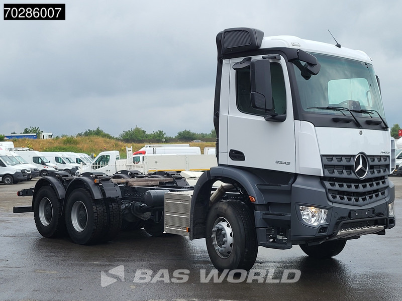 Mercedes-Benz Arocs 3342 6X4 NEW 6x4 chassis Big-Axle Automatic Steel suspension Euro 3 - Вантажівка шасі: фото 3 Mercedes-Benz Arocs 3342 6X4 NEW 6x4 chassis Big-Axle Automatic Steel suspension Euro 3 - Вантажівка шасі: фото 3