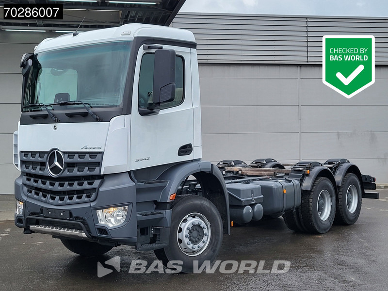 Mercedes-Benz Arocs 3342 6X4 NEW 6x4 chassis Big-Axle Automatic Steel suspension Euro 3 - Вантажівка шасі: фото 1 Mercedes-Benz Arocs 3342 6X4 NEW 6x4 chassis Big-Axle Automatic Steel suspension Euro 3 - Вантажівка шасі: фото 1